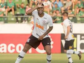 Gustagol admite que fica alegra com crise do Palmeiras. Goal