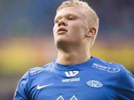 Haaland, com 17 anos, fez quatro gols em 17 minutos. Goal
