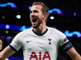 Selon Klinsmann, Kane n'a pas besoin de quitter Tottenham pour gagner des titres. Goal