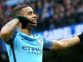 Thiago Maia avalia Gabigol e Gabriel Jesus. Goal