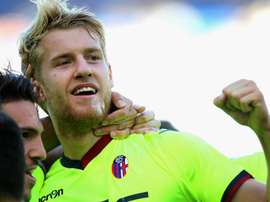 Helander vola in Scozia. Goal