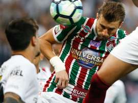 Henrique poderá vestir a camisa do 'Timão' em 2018. Goal