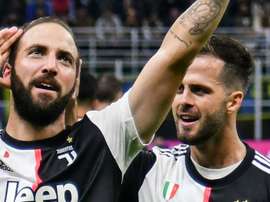 La Juve 'avvisa' 6 giocatori per il rendimento: ci sono Pjanic e Higuain