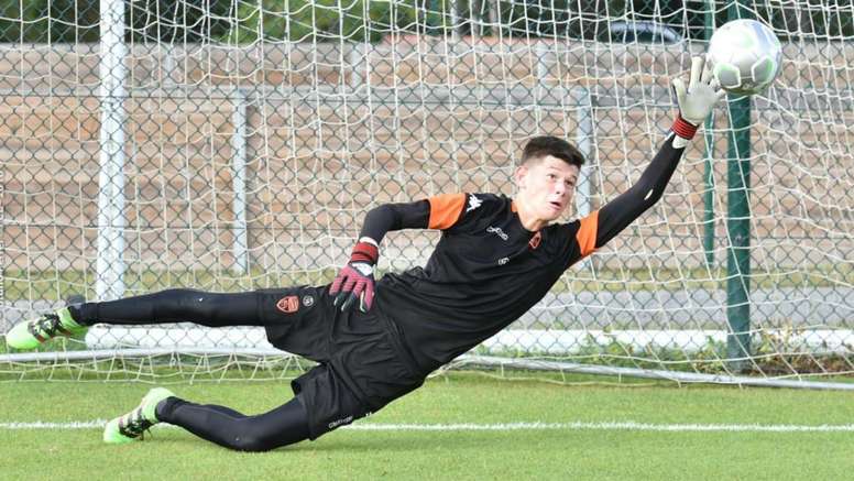 Le Sans Faute Du Jeune Gardien Illan Meslier Avec Lorient Besoccer