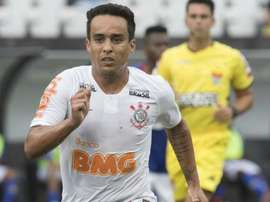 Jadson está incomodado com o momento. Goal