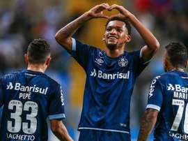Grêmio 4x0 Vitória: Tricolor goleia e agora precisa secar o Internacional