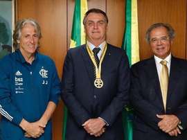 Jorge Jesus com Bolsonaro - torcida se divide. GOAL