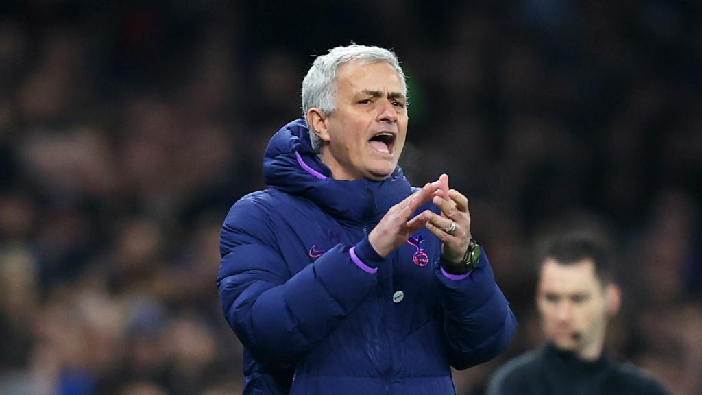 Mou explains selection problems
