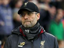 Falta de alternativa faz Klopp repensar postura do Liverpool na janela de transferências