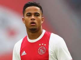 Kluivert é vendido por 17 milhões de euros para a Roma