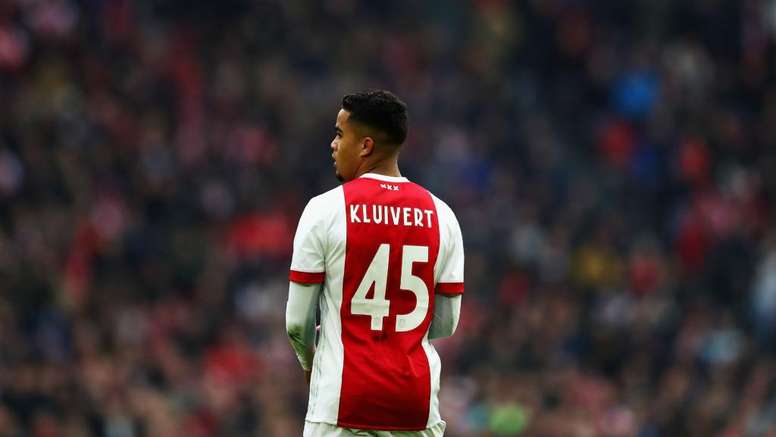 Patrick Kluivert Wants Justin To Choose Barcelona Besoccer