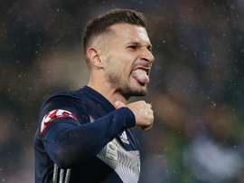 Melbourne Victory beat Wellington Phoenix 3 to 1 in Australia. GOAL