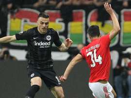 Cadê o VAR? Gol impedido elimina Benfica e gera reclamações na Europa League.
