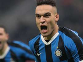Lautaro espulso per proteste. Goal