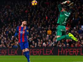 Barcelona massacra o Sporting Gijón em casa e assume a liderança provisória em La Liga. Goal