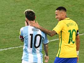 Edílson se diz melhor que Neymar e Messi por ter Copa, mas fez quantos jogos em 2002? Goal