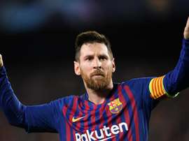 Vidal sings praises of 'spectacular' Messi. Goal