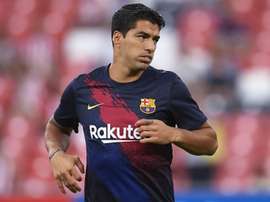 Barcelona opener sees Suarez injured. GOAL