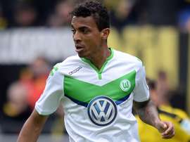 Inter e Juventus sondam Luiz Gustavo. Goal