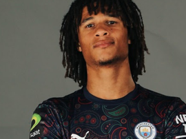 Manchester City lance un maillot special e-sport.goal