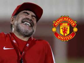 Maradona ‘cava’ vaga no Manchester United: sou o homem certo