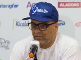 Técnico demitido depois de amistoso? Foi no Brasileirão e a proeza é do CSA