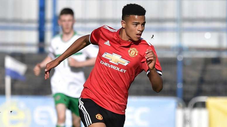 17 Year Old Greenwood Signs First Professional Deal At Manchester United Besoccer