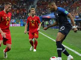Bélgica e França dividem a liderança. Goal