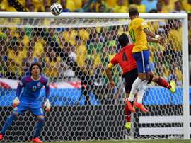 Outra vez na rota da Seleção, Ochoa é pedra no sapato de brasileiros. Goal