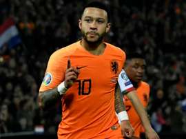 Depay contro Bonucci. Goal
