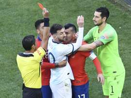 Messi é expulso contra o Chile. Goal