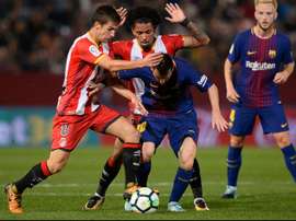 Contra o Barça, Douglas Luiz evoluiu. Goal