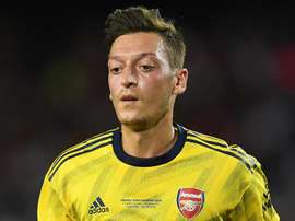 Özil absent contre Burnley. GOAL