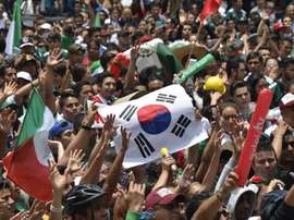 La Corée du Sud portée en triomphe par les Mexicains. Goal