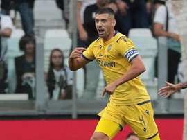 Caos rinvii, lo sfogo di Miguel Veloso: 'Situazione vergognosa'
