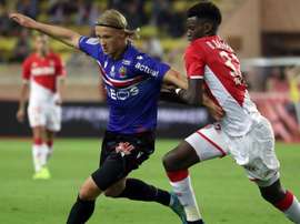 Monaco s'adjuge le derby et signe sa première victoire. AFP