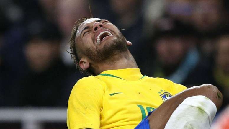 PSG informa que recuperaÃ§Ã£o de Neymar vai durar quatro semanas.