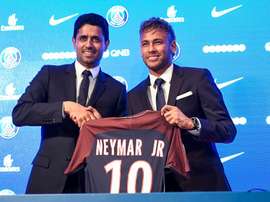 A mudança de Neymar para Paris chocou o mundo do futebol no verão de 2017. Goal