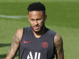 Neymar paga i suoi amici 11 mila euro al mese