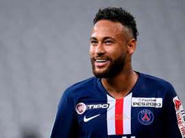 Adulto Ney e moicano ressurgem em dia de decisão do PSG. EFE