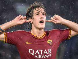 Il talento giallorosso Zaniolo si tappa le orecchie dopo il gol. Goal