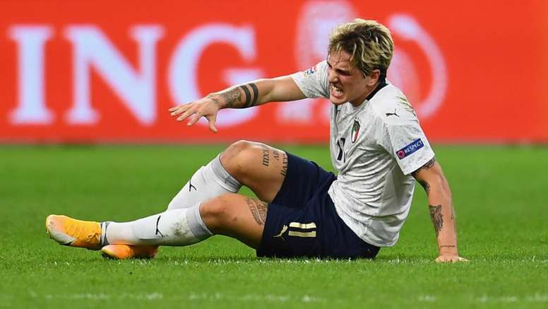 Fears For Zaniolo As Roma Midfielder Injures Knee In Italy S Win Over The Netherlands Besoccer