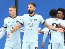 Les Blues s'imposent avec un nouveau but de Giroud. gOAL