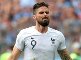 Giroud is unfairly criticised, says Deschamps.
