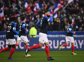 França 1 x 0 Uruguai: Bleus encerram o ano com vitória em amistoso, mas vêem Mbappé sair lesionado