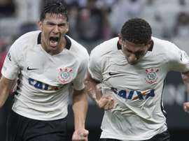 A zaga do 'Timão' ainda não está segura para a próxima temporada. Goal