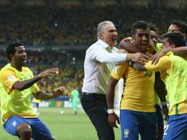 Paulinho, Tite, Fagner, Willain e Gil. Brasil se sente em casa em Itaquera. Goal