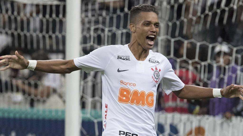 Corinthians Ja Se Preparava Para A Saida De Pedrinho Vendido Ao Benfica Besoccer