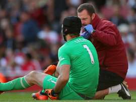 Cech, blessé et absent un mois. Goal