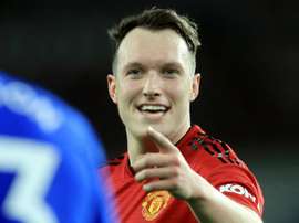 Phil Jones prolonge. Goal